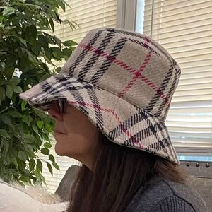 Burberry unisex hat